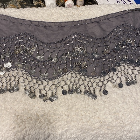 Q womens DSR gray dangly scarf - Picture 4 of 4